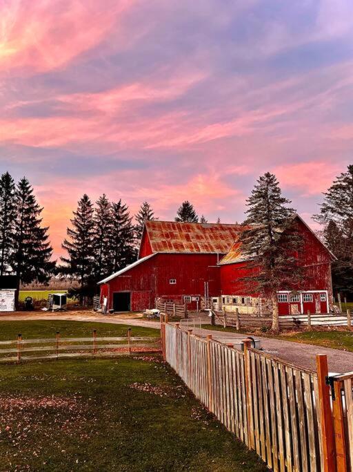 The Barns Of Brighton Near Prince Edward County Екстериор снимка